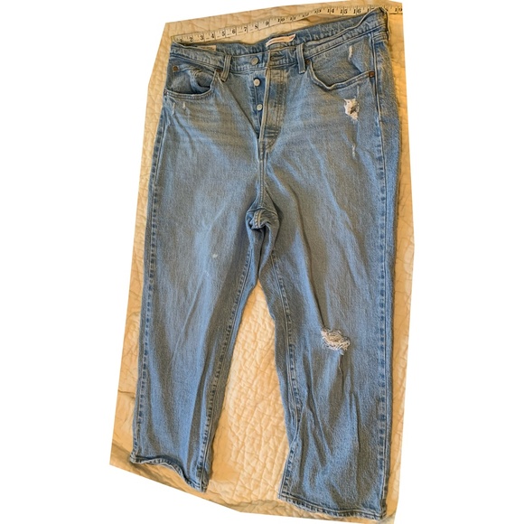 Levi's Ribcage Jeans in Distressed Light Wash - Picture 4 of 5